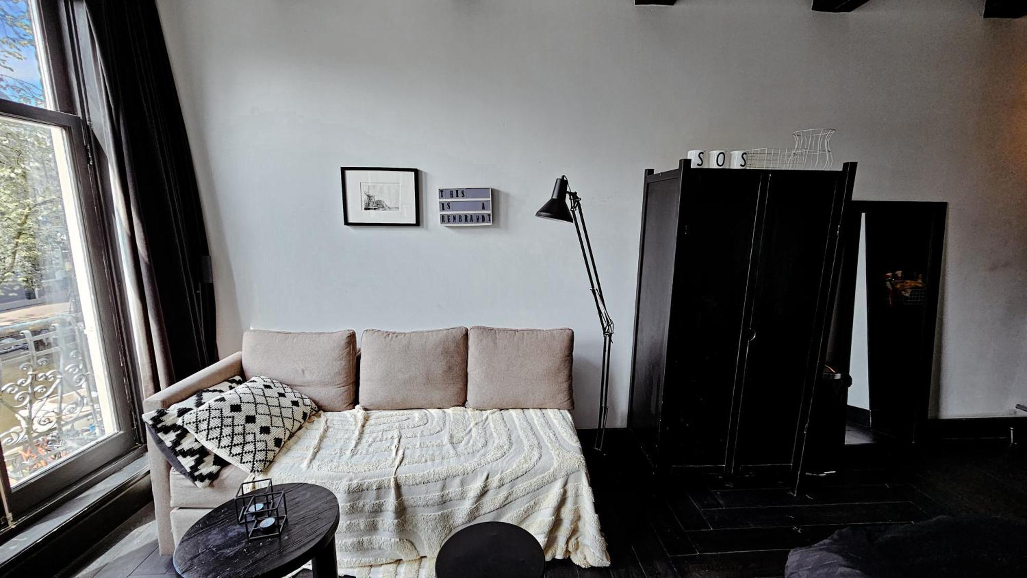 The Black Beauty Private Studio With Canal View From 1799 Amsterdam Bagian luar foto