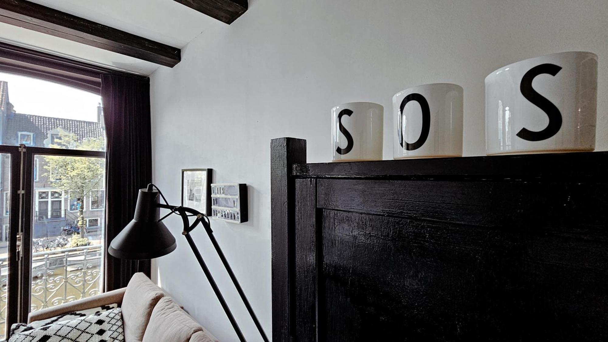 The Black Beauty Private Studio With Canal View From 1799 Amsterdam Bagian luar foto